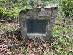 Leumer Gedenkstein 04